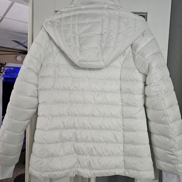 NWOTS!JESSICA SIMPSON WHITE/GOLD PUFFER PACKABLE JACKET! SIZE MED! NWOTS! - Picture 11 of 16